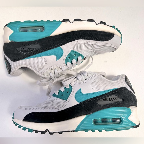 Nike Air Max 90 Unisex in Size 6 - Picture 1 of 7